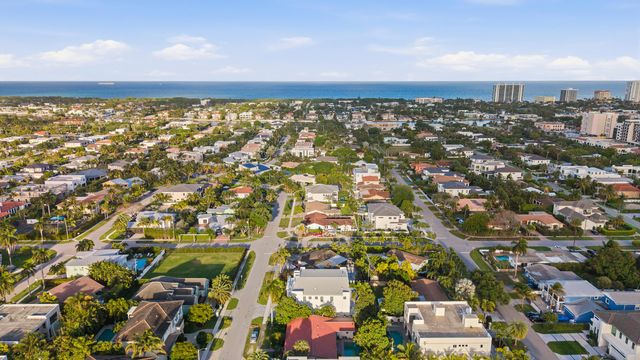 274 NE 3rd Court, Boca Raton, FL 33432