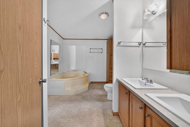 105 S Stone Avenue, Battle Creek, MI 49014