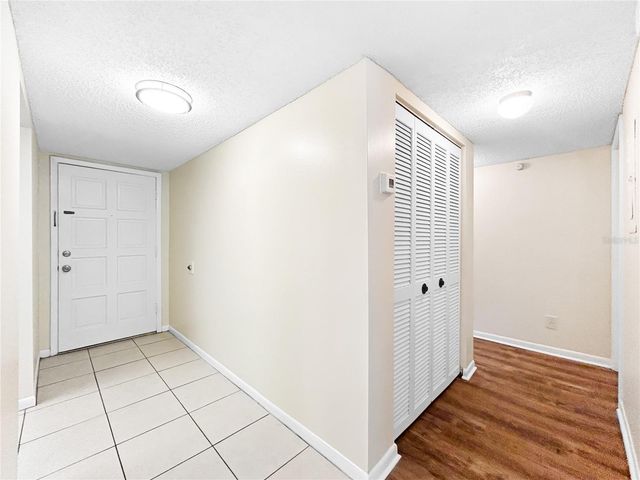 6336 NEWTOWN CIRCLE 36B2, Tampa, FL 33615