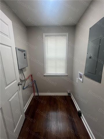 1860 Broadwell SW Street, Atlanta, GA 30310