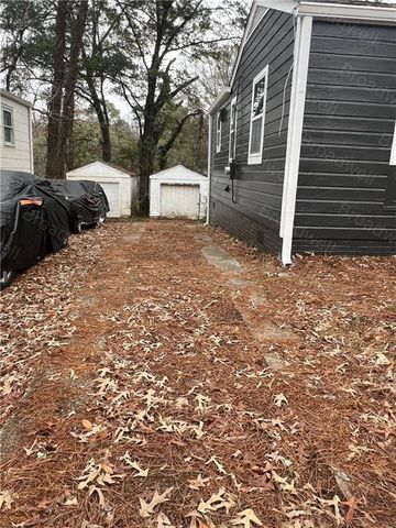 1860 Broadwell SW Street, Atlanta, GA 30310