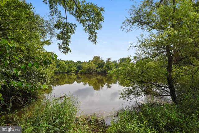 8325 SHADY SPRING DRIVE, Gaithersburg, MD 20877
