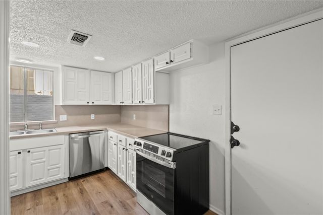 3305 Ambassador Row, Dalworthington Gardens, TX 76013