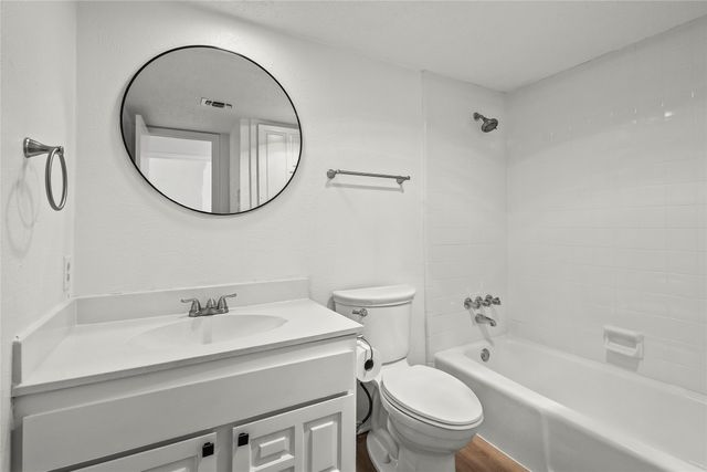 3305 Ambassador Row, Dalworthington Gardens, TX 76013