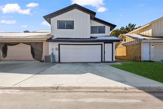 3305 Ambassador Row, Dalworthington Gardens, TX 76013