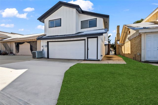 3305 Ambassador Row, Dalworthington Gardens, TX 76013