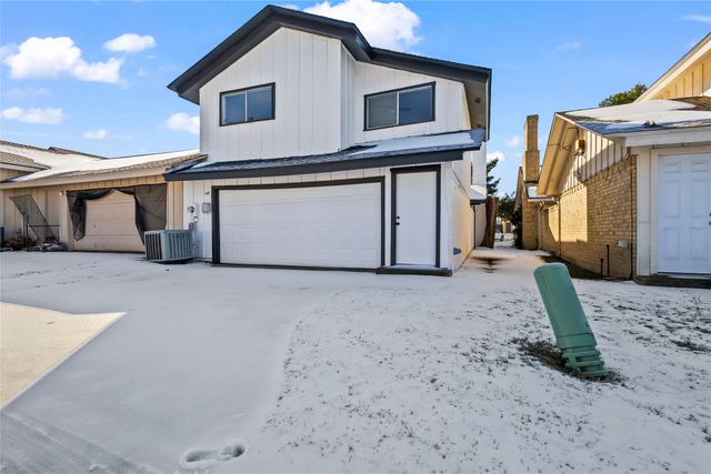 3305 Ambassador Row, Dalworthington Gardens, TX 76013