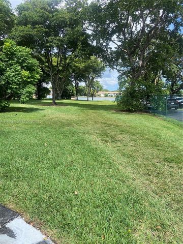 665 NE 195th St 119, Miami, FL 33179