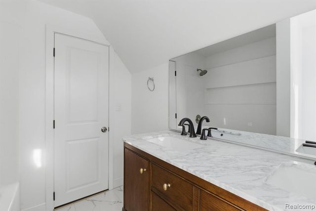 16022 Stephens Drive, Eastpointe, MI 48021