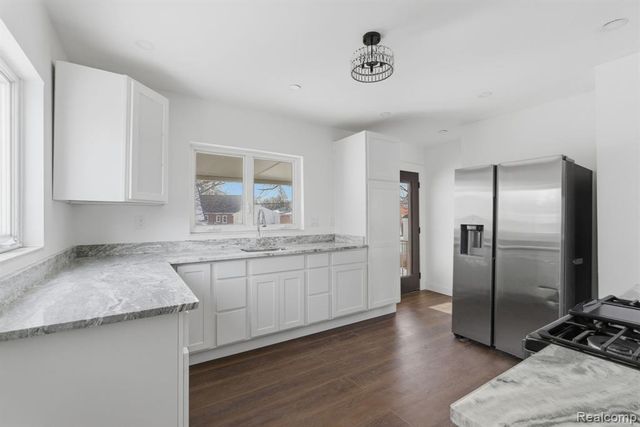 16022 Stephens Drive, Eastpointe, MI 48021