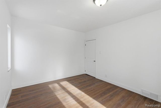 16022 Stephens Drive, Eastpointe, MI 48021