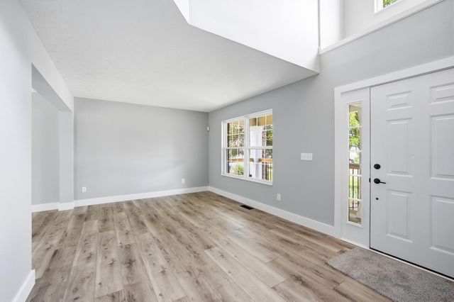 909 Surfridge Drive, Hebron, KY 41048