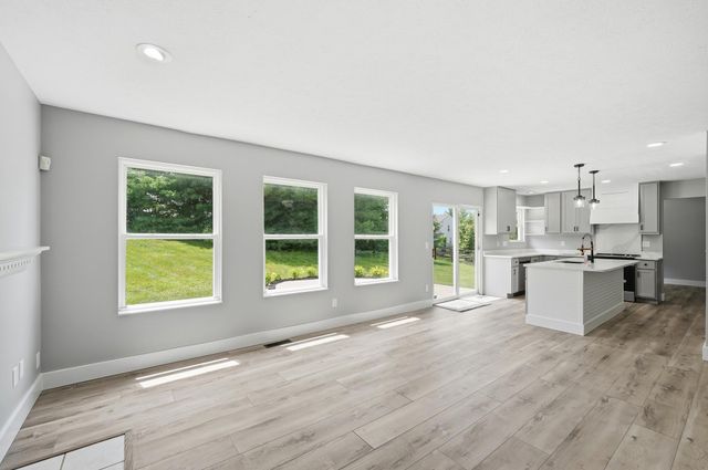 909 Surfridge Drive, Hebron, KY 41048