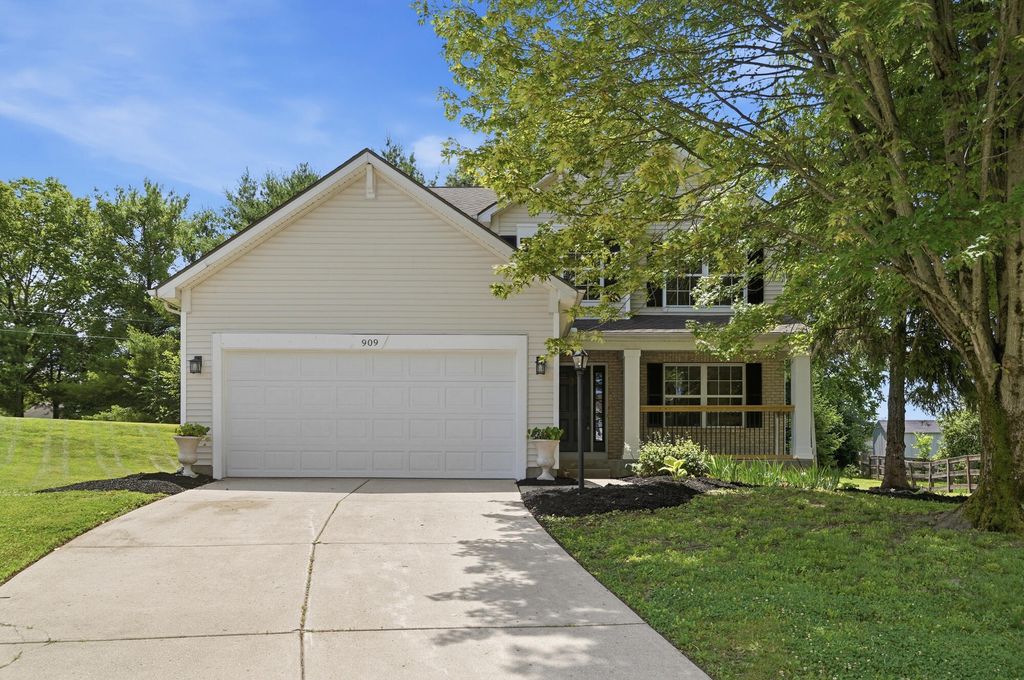 909 Surfridge Drive, Hebron, KY 41048