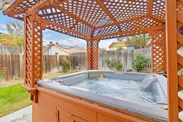1986 Woodhaven Court, Merced, CA 95340