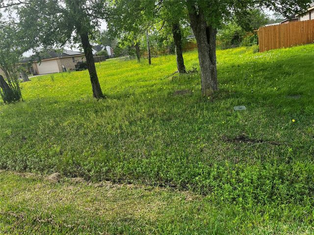 302 Manor Avenue, Arcola, TX 77583