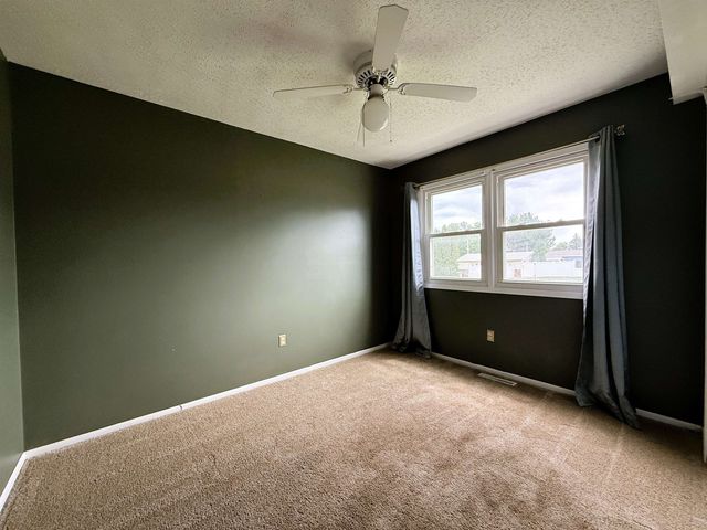 2300 NW 8th St, Minot, ND 58703