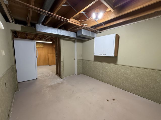 2300 NW 8th St, Minot, ND 58703