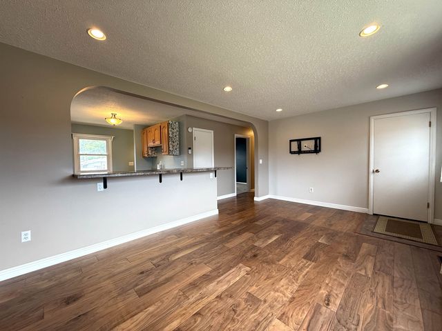 2300 NW 8th St, Minot, ND 58703