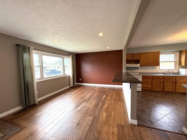 2300 NW 8th St, Minot, ND 58703