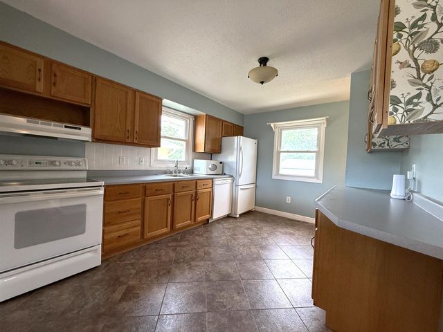 2300 NW 8th St, Minot, ND 58703