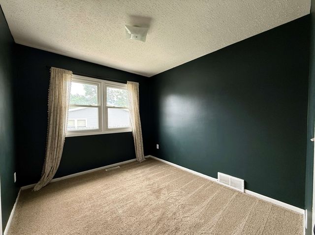 2300 NW 8th St, Minot, ND 58703