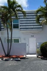 3745 SW 59th Ave 124, Davie, FL 33314