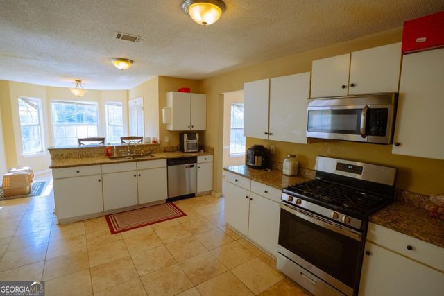 2196 Glen Briar Way, Lithonia, GA 30058