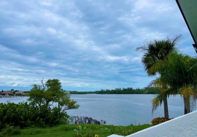 6142 SE Landing Way 9-11, Stuart, FL 34997