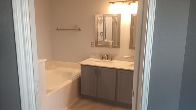 10215 Peridot Cove Cove, Houston, TX 77095