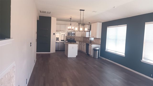 10215 Peridot Cove Cove, Houston, TX 77095