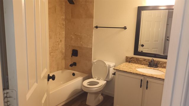 10215 Peridot Cove Cove, Houston, TX 77095
