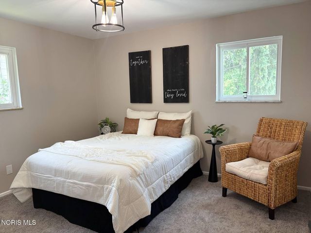 358 Crestway Drive, Oregon, OH 43616