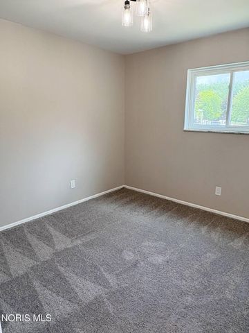 358 Crestway Drive, Oregon, OH 43616