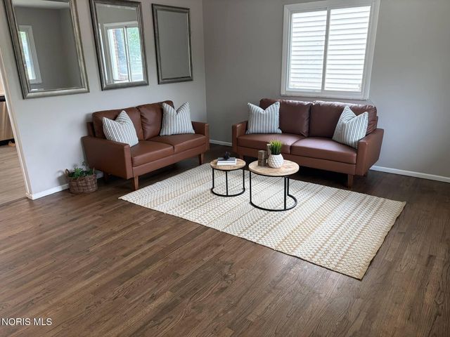 358 Crestway Drive, Oregon, OH 43616