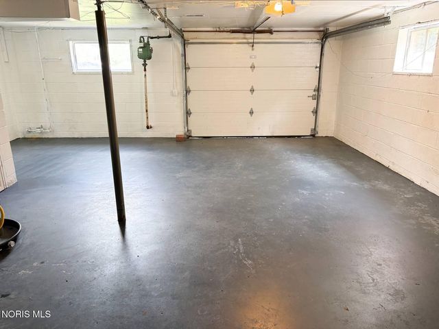 358 Crestway Drive, Oregon, OH 43616