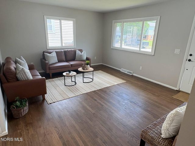 358 Crestway Drive, Oregon, OH 43616