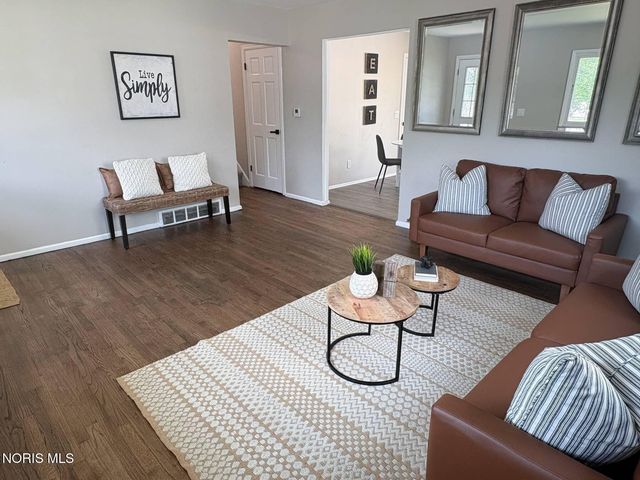 358 Crestway Drive, Oregon, OH 43616