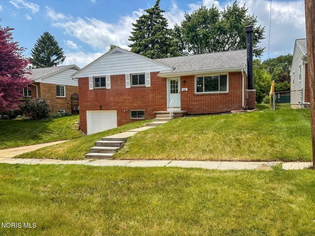 358 Crestway Drive, Oregon, OH 43616