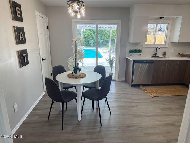 358 Crestway Drive, Oregon, OH 43616