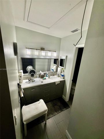 3899 N Carambola Cir N 29126, Coconut Creek, FL 33066