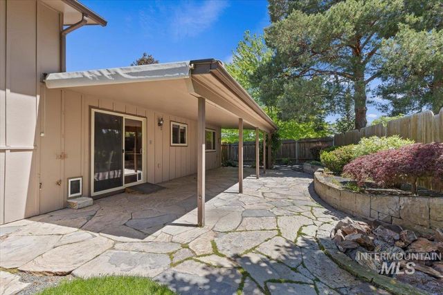 8755 W Cranbrook Dr, Boise, ID 83704
