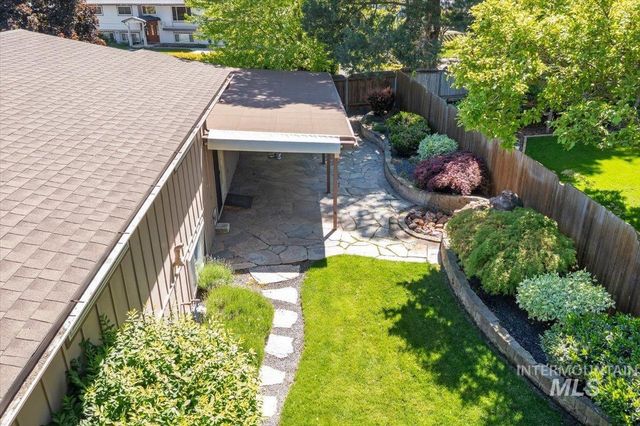 8755 W Cranbrook Dr, Boise, ID 83704