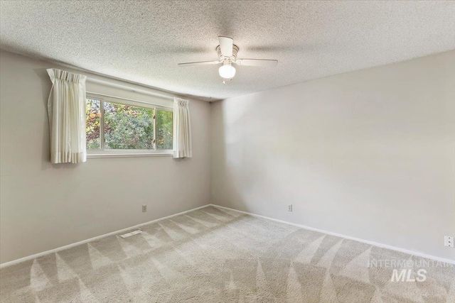 8755 W Cranbrook Dr, Boise, ID 83704