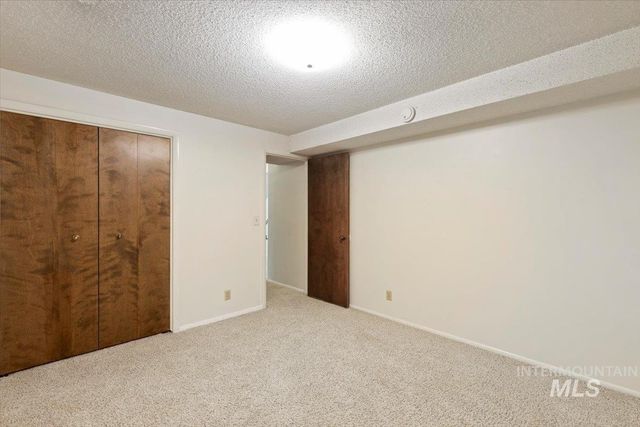 8755 W Cranbrook Dr, Boise, ID 83704