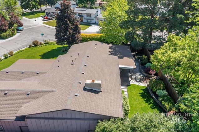 8755 W Cranbrook Dr, Boise, ID 83704