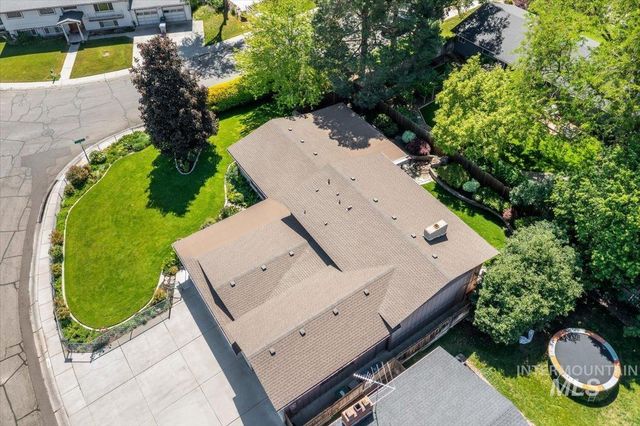 8755 W Cranbrook Dr, Boise, ID 83704