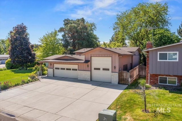 8755 W Cranbrook Dr, Boise, ID 83704