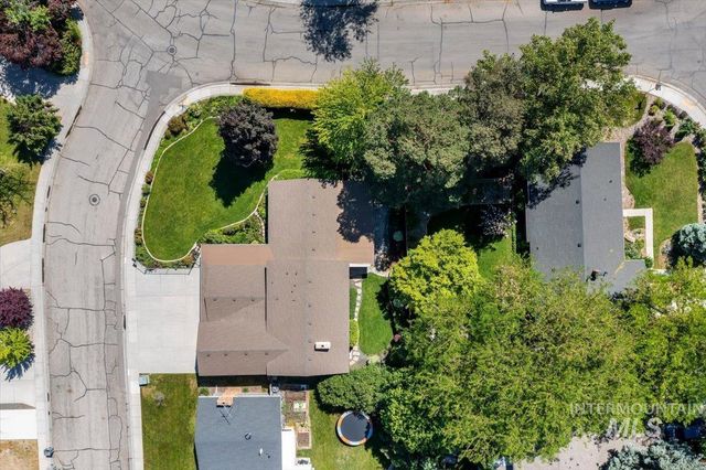 8755 W Cranbrook Dr, Boise, ID 83704
