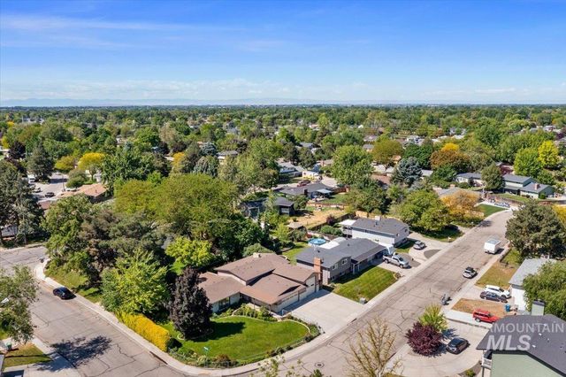 8755 W Cranbrook Dr, Boise, ID 83704